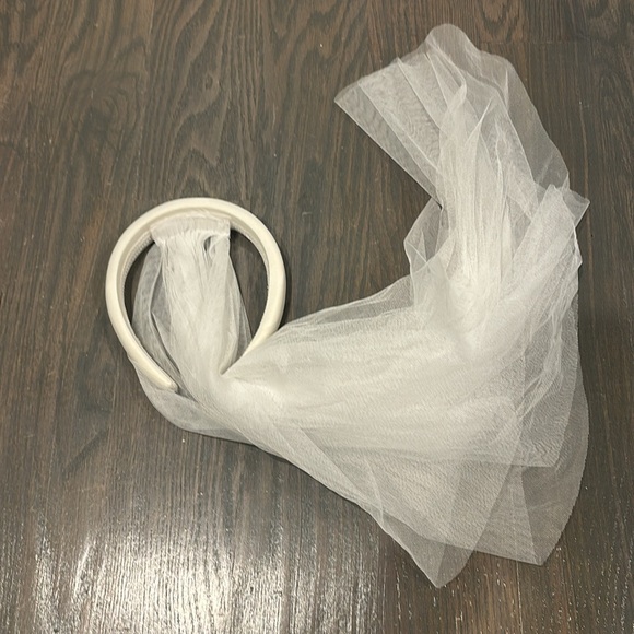 Bride Gift Set: Bag, Hat, Headband/Veil, Tumbler, & Sign - Picture 16 of 16